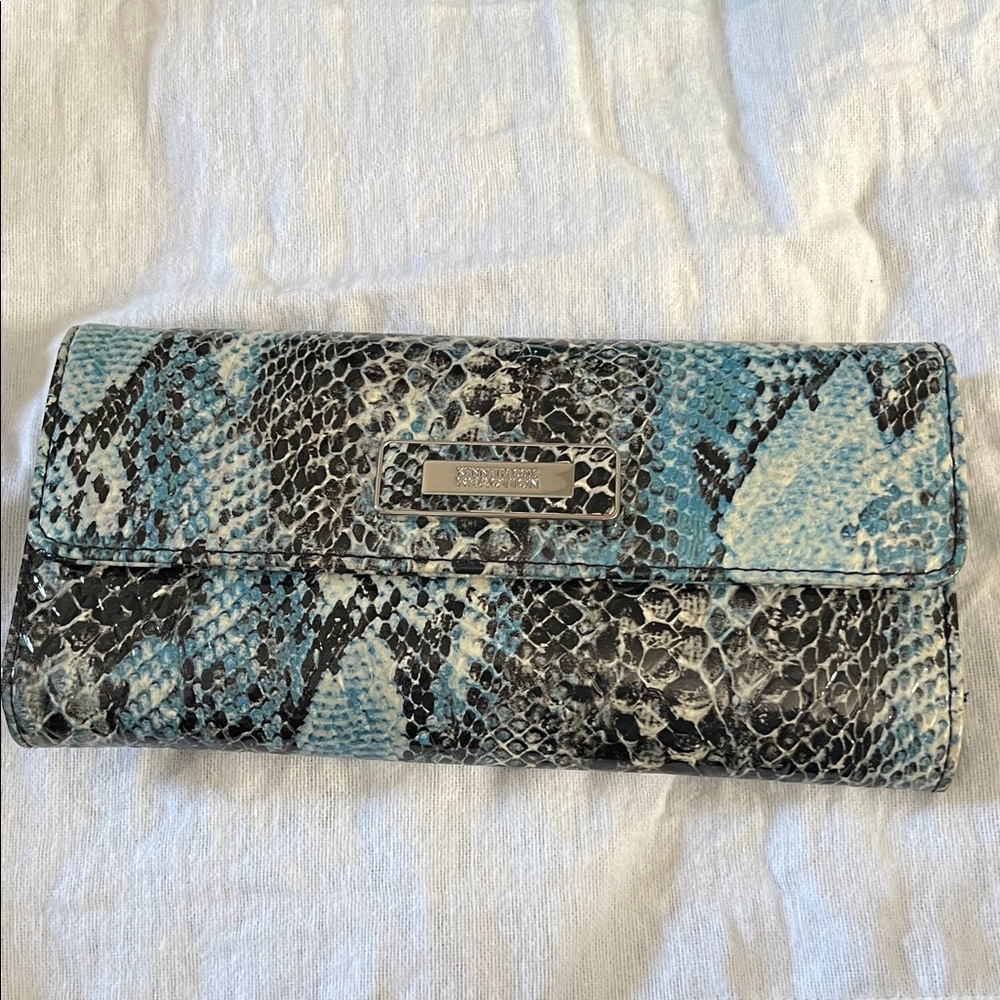Kenneth Cole Reaction gray faux snakeskin leather large clutch wallet purse bag